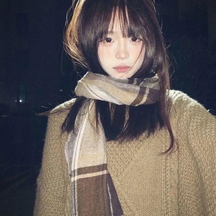 踉跄的女孩